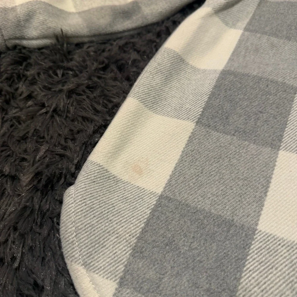 Old Navy Kids Grey Cream Buffalo Plaid Flannel Shacket Jacket L 10-12 Boys Girls